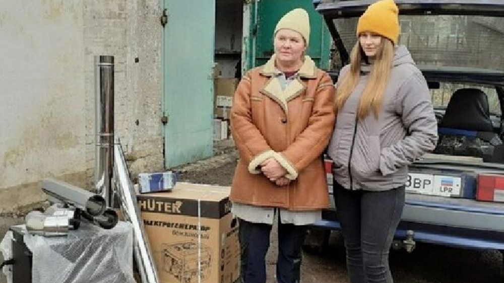 Жителям двух сел Попаснянского района ЛНР передали генераторы и буржуйки для пунктов подзарядки