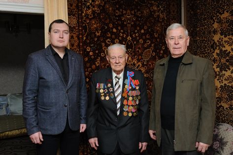 ЛНР присоединилась к всероссийской акции "С Новым годом, ветеран!"