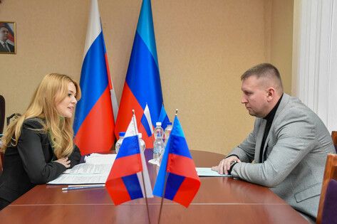 Спикер парламента ЛНР и сенатор РФ обсудили в Луганске направления взаимодействия