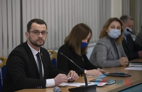 ������� ������ � ��� ���������� � ������� ����, ����� �������� - �������