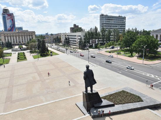 Названы новшества в принятых конституциях ДНР и ЛНР