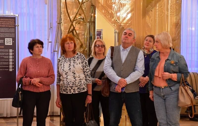 ����� 300 ����� ������� ��������� �������� ���������� �������� �� ���������, ��������� � ������ ������� ����� ��������