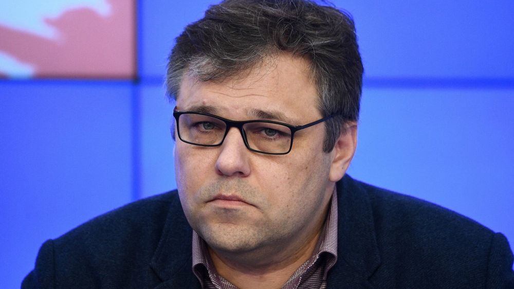 Власти Украины, чтобы обвинить Россию в нарушении объявленного Москвой режима прекращения огня, могут начать объявлять воздушную тревогу и устраивать другие провокации - бывший посол Луганской Народной Республики в Москве Родион Мирошник