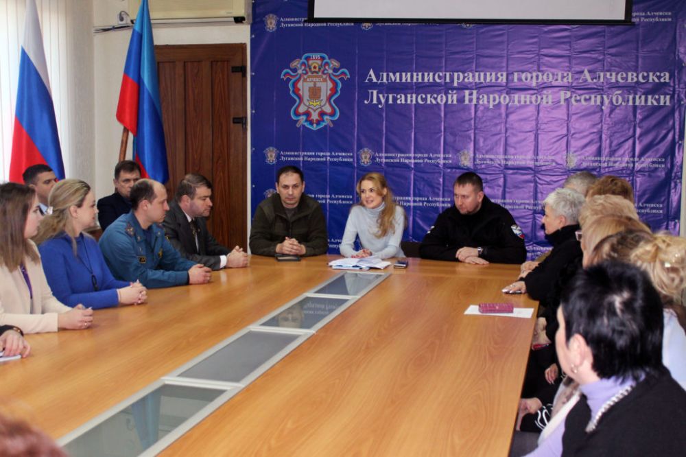 Дарья Лантратова и Денис Мирошниченко в Алчевске обсудили вопросы создания местного отделения «Единой России»