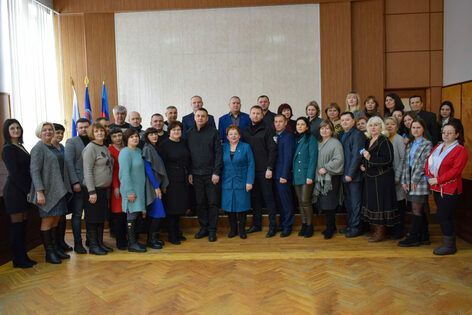 Мирошниченко обсудил создание отделений "Единой России" с жителями Кировска и Первомайска