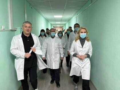 Первый замглавы администрации президента РФ посетил ЛРКБ и пансионат для ветеранов