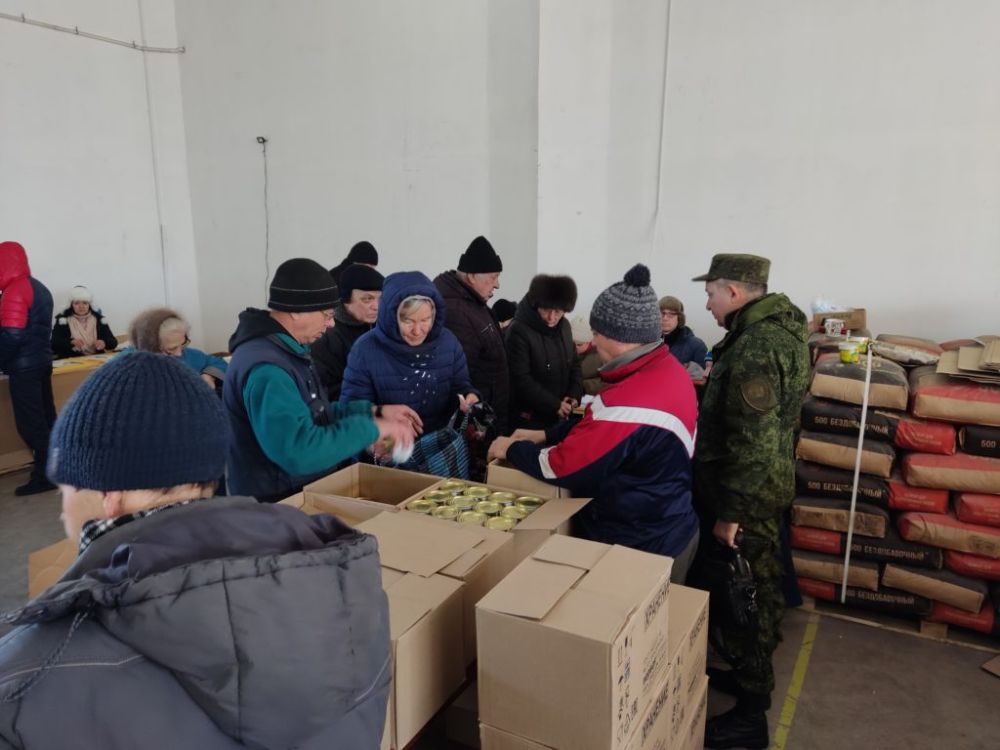 Депутат Народного Совета Луганской Народной Республики Андрей Губарев встретился с жителями города Рубежное