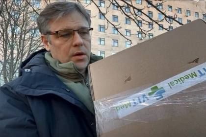 Родион Мирошник передал в больницу Луганска аппарат для заживления ран