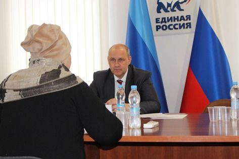 Замминистра здравоохранения ЛНР провел в Луганске прием населения