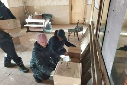 В Золотое и Катериновку в ЛНР доставили 14 тонн гумпомощи