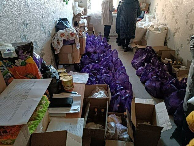Жители поселков городского типа Тошковка и Нижнее получили более 5,2 т гуманитарной помощи, переданной Агентством по государственным резервам (Госрезервом) ЛНР и МЧС России