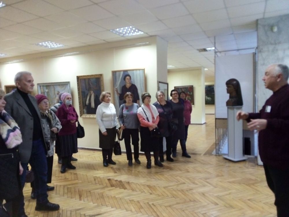 ��������� ������������ �������� �������� �������� ����������� � 100-����� ���������� ���������