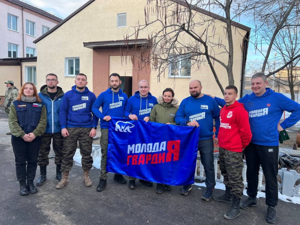 Луганская область. Вот, зачем я выехал вчера в 4 утра. Ради эмоций этих деток. Смотрю на фото и вспоминаю, как они были нам рады