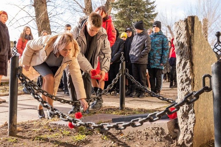 Студент-фронтовик из Луганска провел «Урок мужества» в родной школе