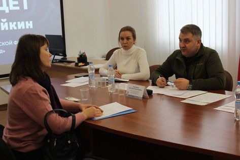 Депутат Госдумы Дмитрий Ламейкин провел в Луганске прием граждан