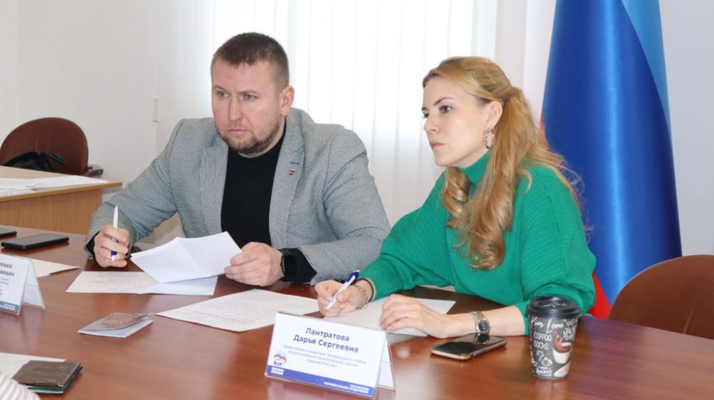 Дарья Лантратова и Денис Мирошниченко провели прием граждан в Луганске