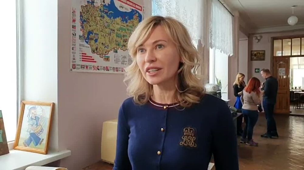 Сенатор РФ от ЛНР, заместитель секретаря Генерального совета партии "Единая Россия" Дарья Лантратова и депутат...