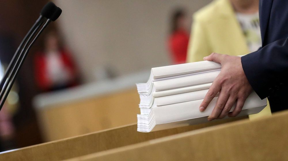 Государственная Дума на пленарном заседании приняла законы об интеграции ДНР, ЛНР, Запорожской и Херсонской областей в российское законодательство в сферах образования, здравоохранения и социальной защиты