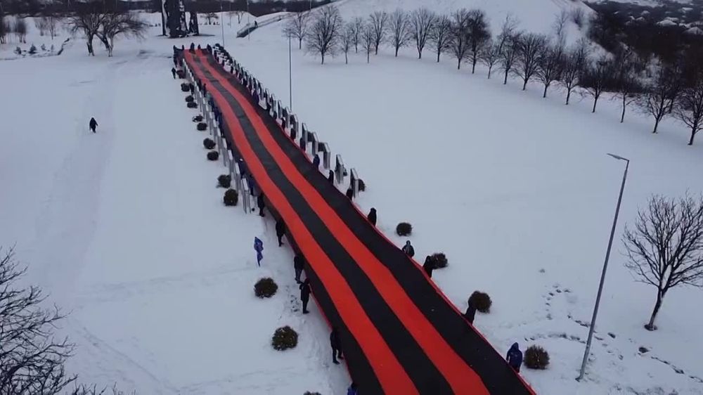 ��������� ������������� ������������ ����������� "������� ������� ������ ������" � ����� 80-����� ������������ ������� � ���������� �� �������-���������� ����������� ���������� � ���������� 300-�������� ������������ �����