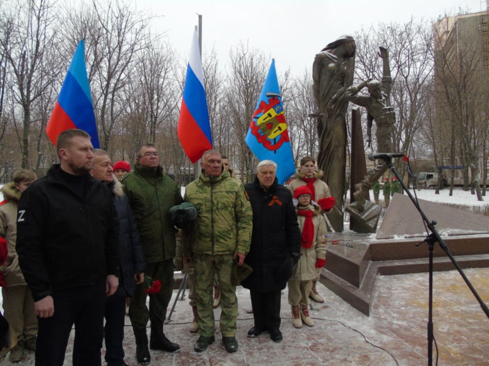 Денис Мирошниченко и представители «Единой России» почтили память воинов-интернационалистов