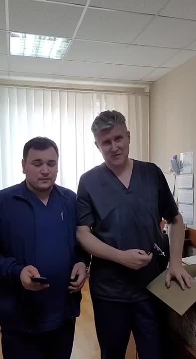 Общественный деятель Родион Мирошник передал в Луганскую республиканскую клиническую больницу третий аппарат для заживления ран, приобретенный на собранные неравнодушными людьми средства