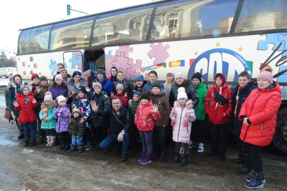 22 февраля при поддержке Народного Совета ЛНР группа детей из прифронтовых территорий отправилась на отдых в Кисловодск