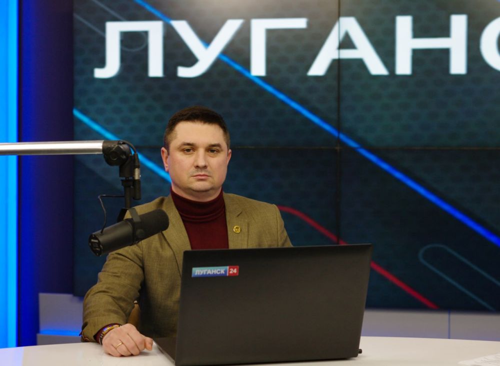 Депутат Народного Совета ЛНР, координатор Луганского регионального отделения ЛДПР Максим Уваров в эфире проекта «Луганск LIVE» рассказал о сотрудничестве стран «большой двадцатки» с Россией: