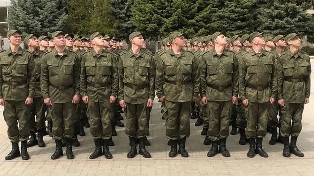 В ЛНР поручили поставить на воинский учет юношей 2006 года рождения и старше