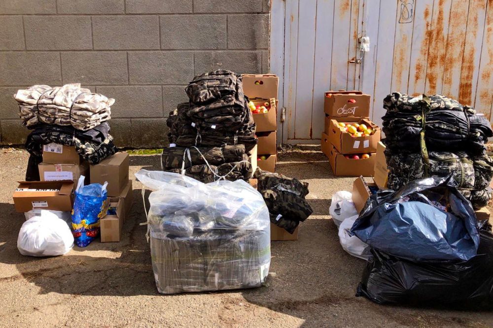 Светлана Гизай: Нашим защитникам на передовую передали 50 буржуек, теплую одежду и форму, а также фрукты, посуду, сладости