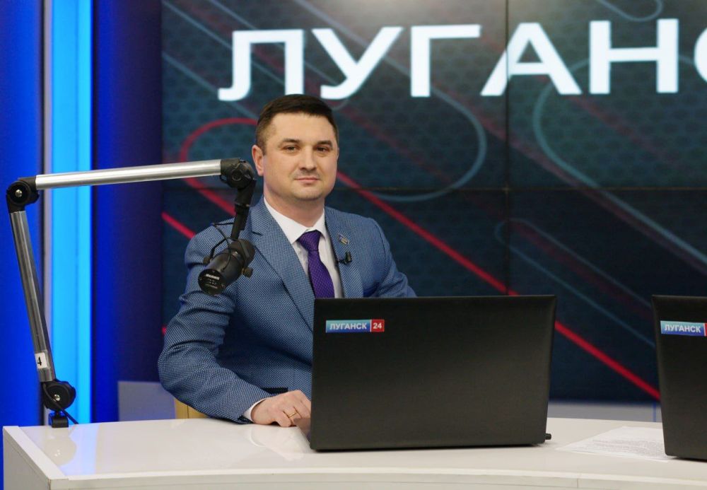 Депутат Народного Совета ЛНР, координатор Луганского регионального отделения ЛДПР Максим Уваров в эфире проекта «Луганск...