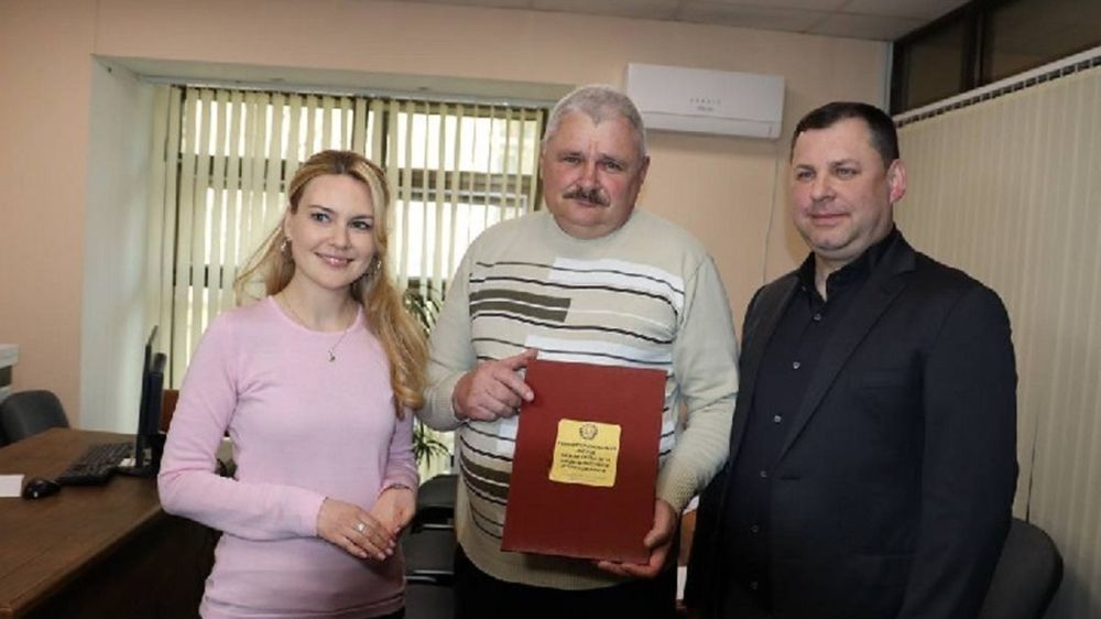 В ЛНР за неделю выдали жителям 1 000 полисов медстрахования