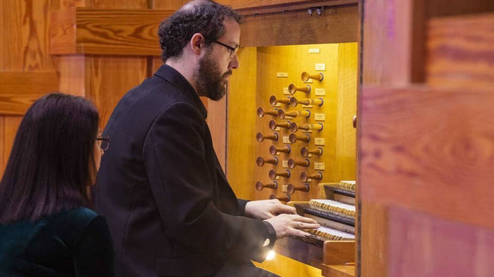 В Луганске дал концерт известный испанский органист Даниэль Сальвадор