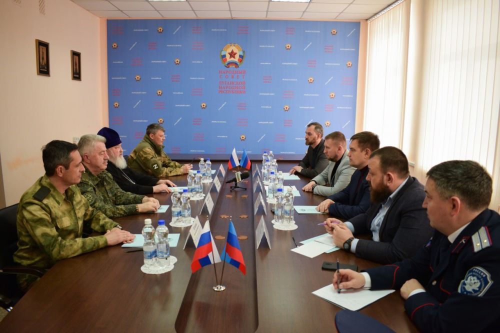 Денис Мирошниченко встретился с митрополитом Ставропольским и Невинномысским Кириллом и депутатом Государственной Думы Виктором Водолацким