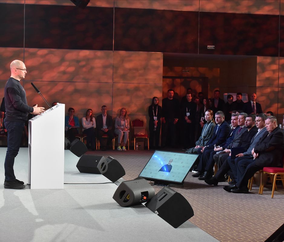 Сергей Кириенко и Денис Пушилин посетили церемонию закрытия полуфиналов конкурса «Лидеры возрождения»