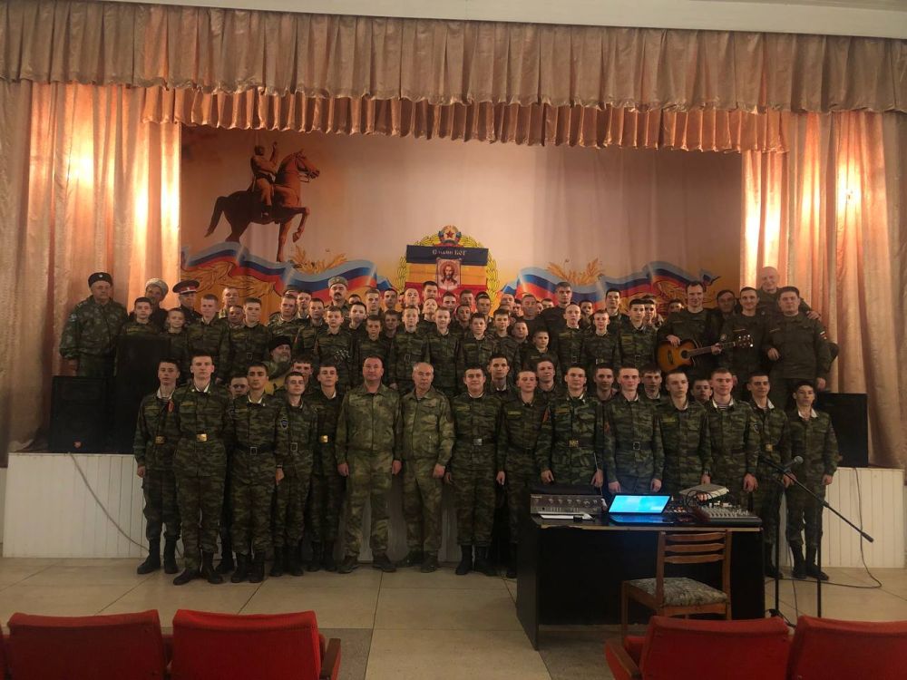 В Луганске был дан старт патриотическому марафону «Во славу Русского оружия!»