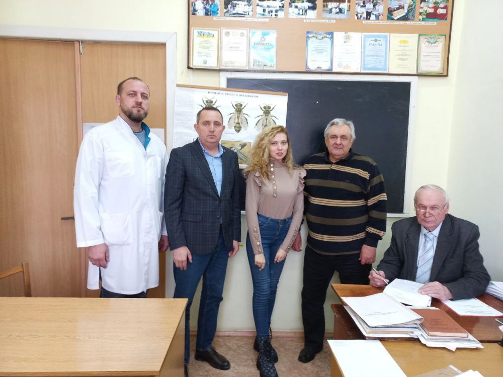 Андрей Губарев: ДВИЖЕНИЕ ВПЕРЁД!. Несмотря на сложную экономическую ситуацию и боевые действия на наших рубежах, мы продолжаем готовить кадры высшей квалификации для вузов