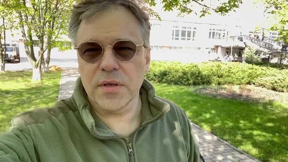 Общественный деятель Родион Мирошник доставил в Луганскую республиканскую клиническую больницу аппарат ударно-волновой терапии