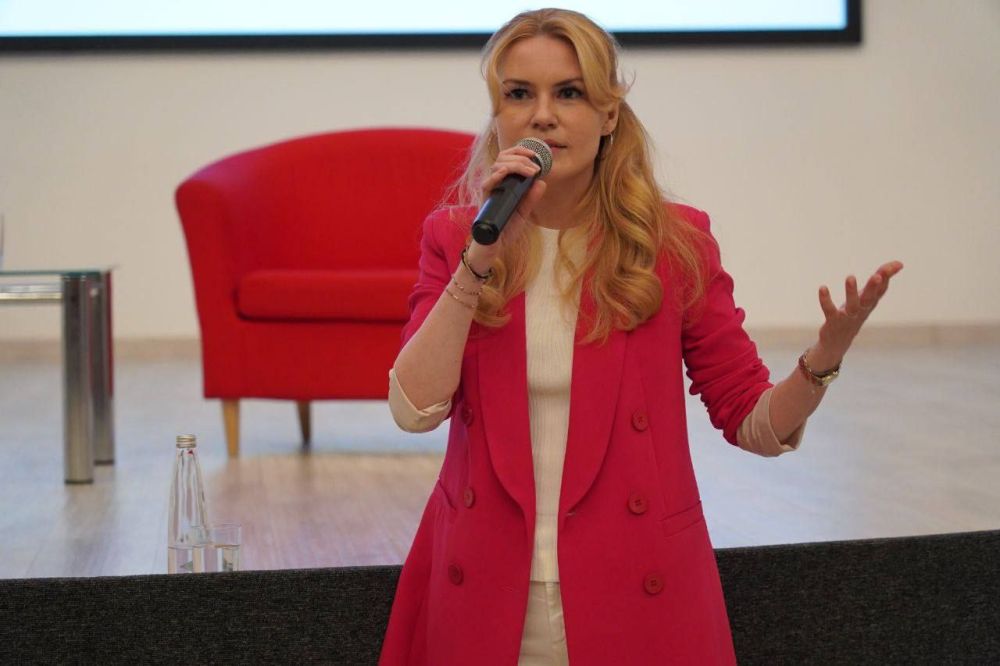 Сенатор от Луганской Народной Республики Дарья Лантратова вошла в ТОП-10 апрельского рейтинга эффективности сенаторов Совета Федерации РФ