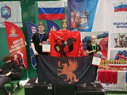 Сборная ЛНР принесла России победу на кубке мира по мечевому бою, завоевав 45 медалей