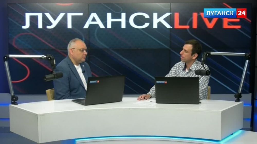 Председатель комиссии по вопросам развития культуры, образования и науки Общественной палаты ЛНР Антон Кондратенко в эфире...