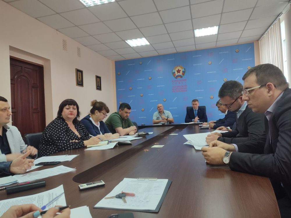 В бюджетно-финансовом комитете обсудили возможность разработки мер господдержки местных товаропроизводителей алкогольной продукции