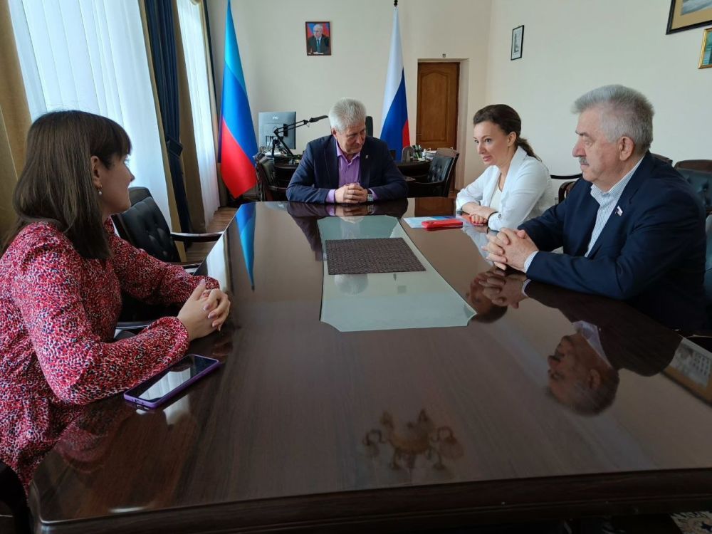 Виктор Водолацкий: На земле Луганской Народной Республики, в городе Краснодон, Заместитель Секретаря Генерального совета...