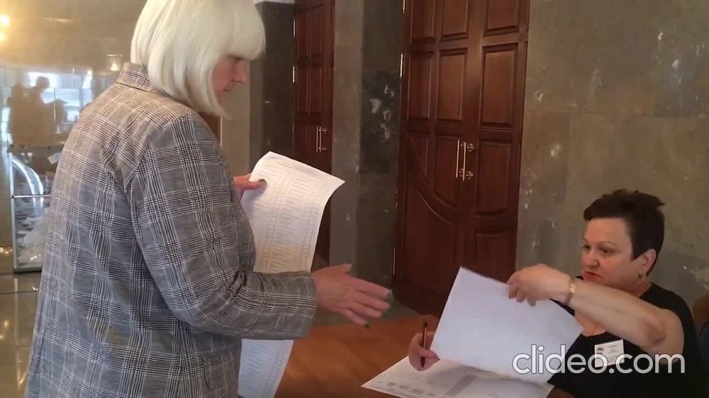 Светлана Гизай: Единая Россия - единственная политическая партия, которая дала возможность каждому гражданину Луганской Народной Республики участвовать в формировании списка кандидатов на предстоящие выборы этой осенью