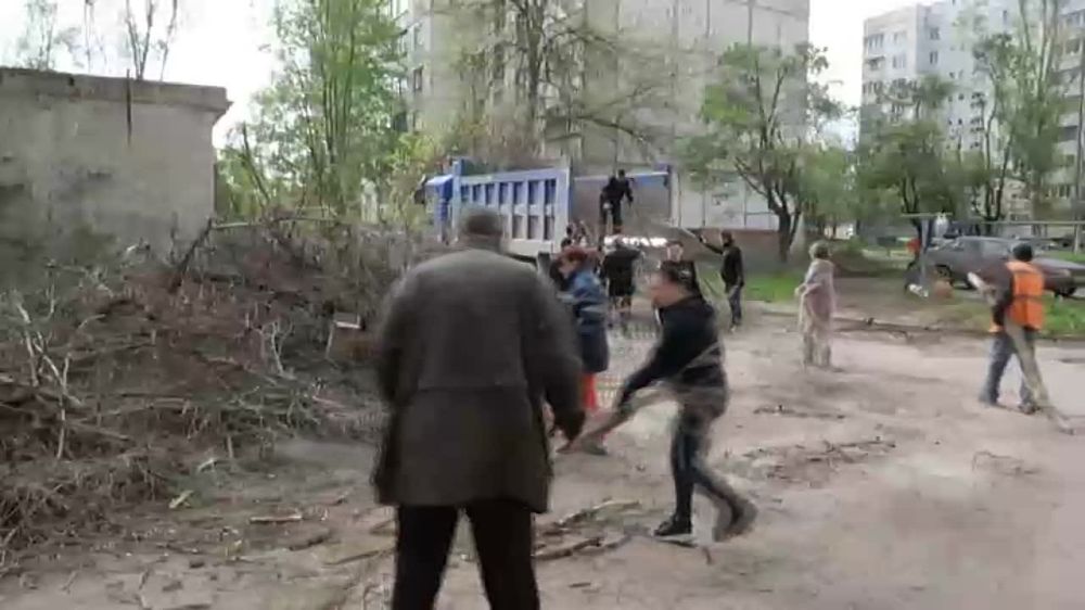 В эфире программы «Местное время» на телеканале «Луганск 24» – глава администрации города Луганска Манолис Пилавов