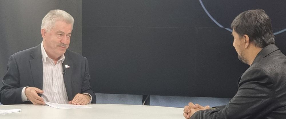 Виктор Водолацкий: Сегодня в прямом эфире канала Луганск 24 прокомментировал те законы, которые приняты Народным Советом Луганской Народной Республики в отношении выборов в Народный Совет ЛНР и законодательные органы местного самоуправления