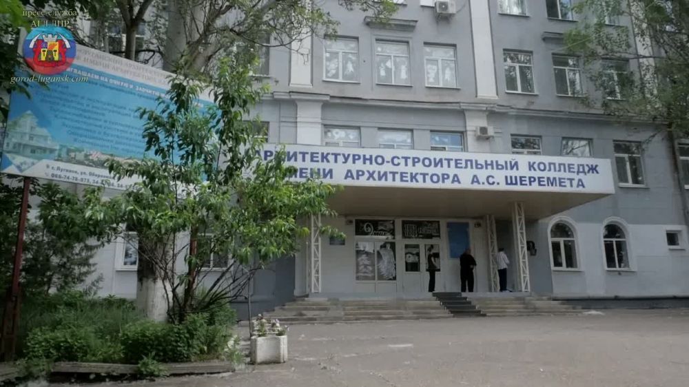 Манолис Пилавов вручил студентам колледжа имени Шеремета благодарности за разработку проектов формирования комфортной городской среды