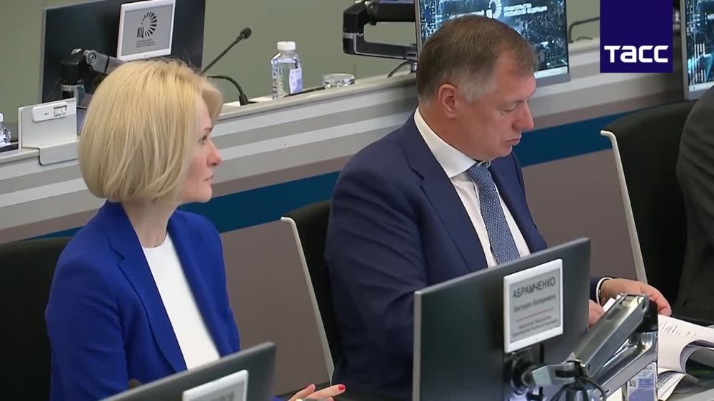 Работа по восстановлению Донецкой и Луганской народных республик, Херсонской и Запорожской областей движется неплохим темпом, важно его не сбавлять, подчеркнул премьер-министр России Михаил Мишустин на стратегической сессии по интеграции новых регионов