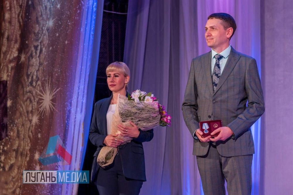 Инна Швенк: Медаль«Родительская Слава» от Главы Луганской Народной Республики