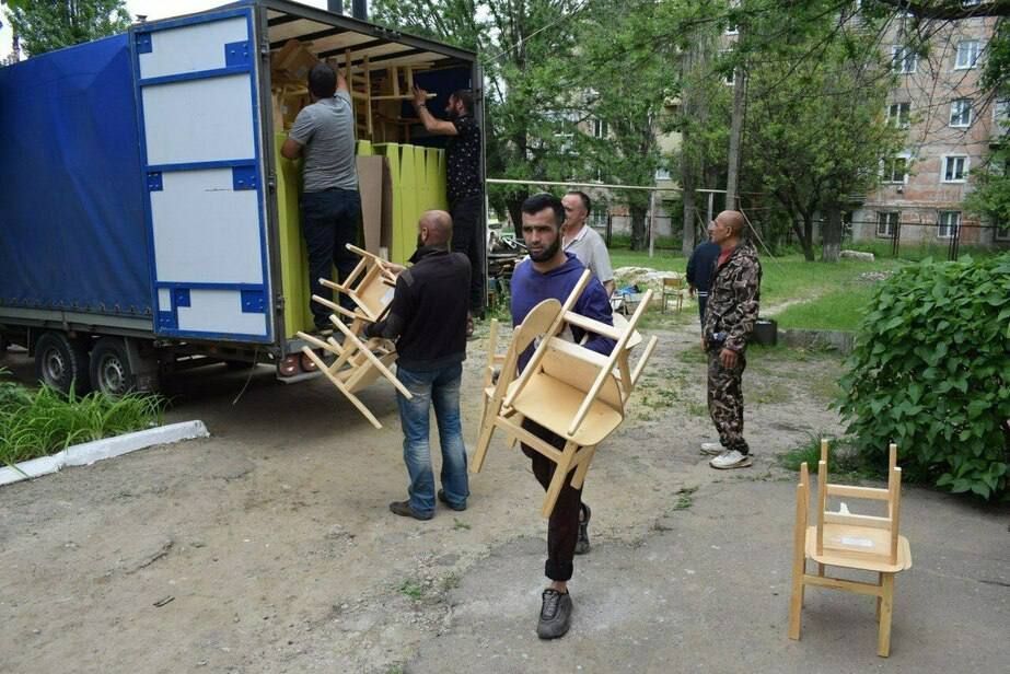 Калужская область передала подшефному Первомайску детскую мебель для ясли-сада "Солнышко", сообщил глава администрации города Сергей Колягин