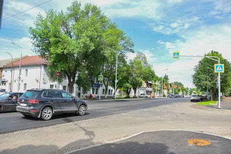 Москвичи завершают первый этап замены освещения на центральной улице Луганска